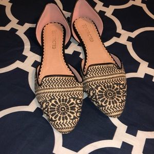 Restricted size 8.5 flats Black and Tan